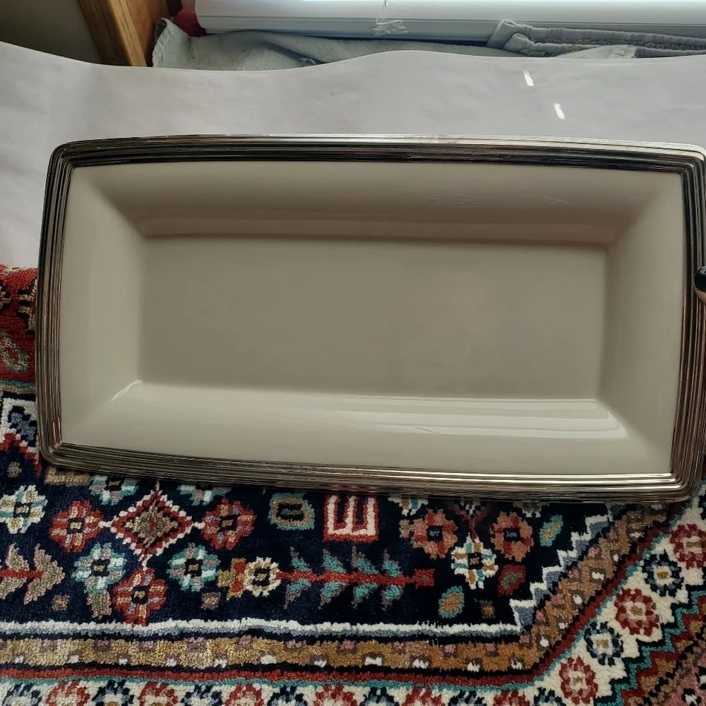 Lenox Serving Rectangle. Cream With Trim